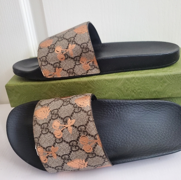 Brand new GUCCI  Supreme Fruit Print Slides - Picture 4 of 7